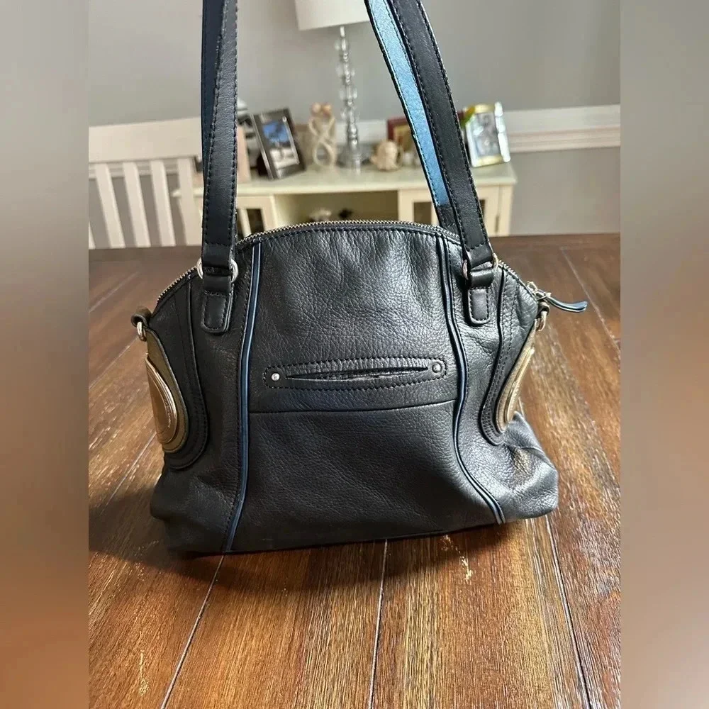 B. Makowsky shoulder bag